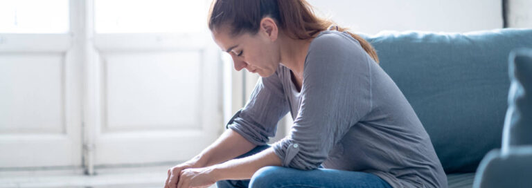 Frau mit Depressionen in Psychotherapie